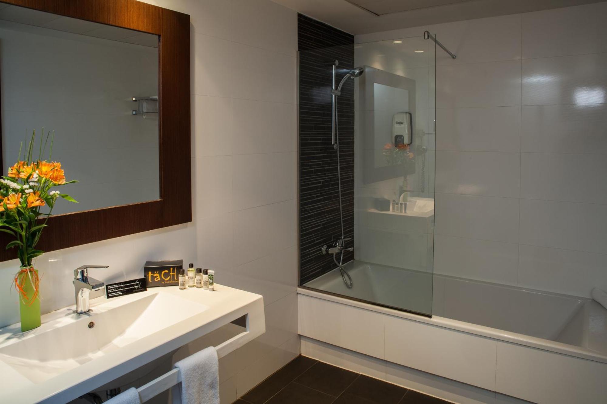 Quarto Triplo com Banheira
