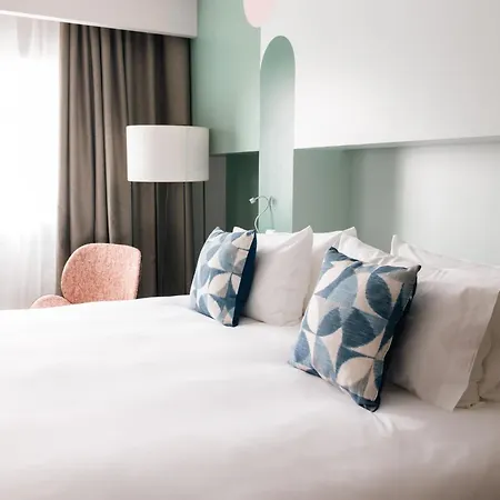 Voco Madrid Retiro By Ihg-3