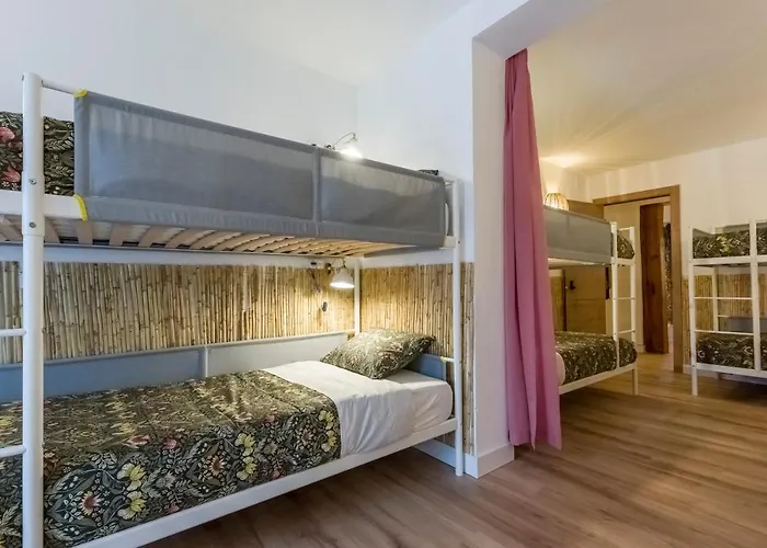 Hotel cerca del colegio: Santo - Coworking - Coliving - Madrid