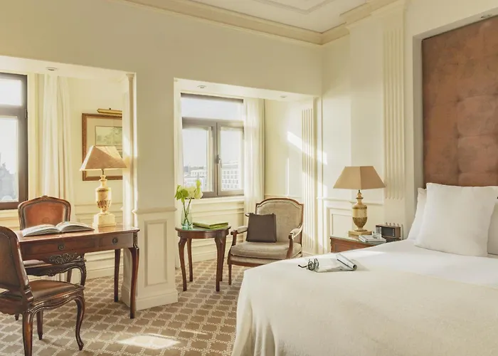Fenix Gran Meliá - The Leading s of the World